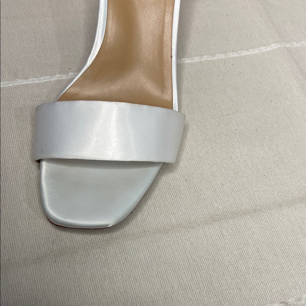 Elegant White Block Heel Sandals - Picture 7 of 10